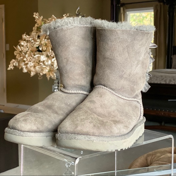 Bailey Bow UGGS - Picture 4 of 7